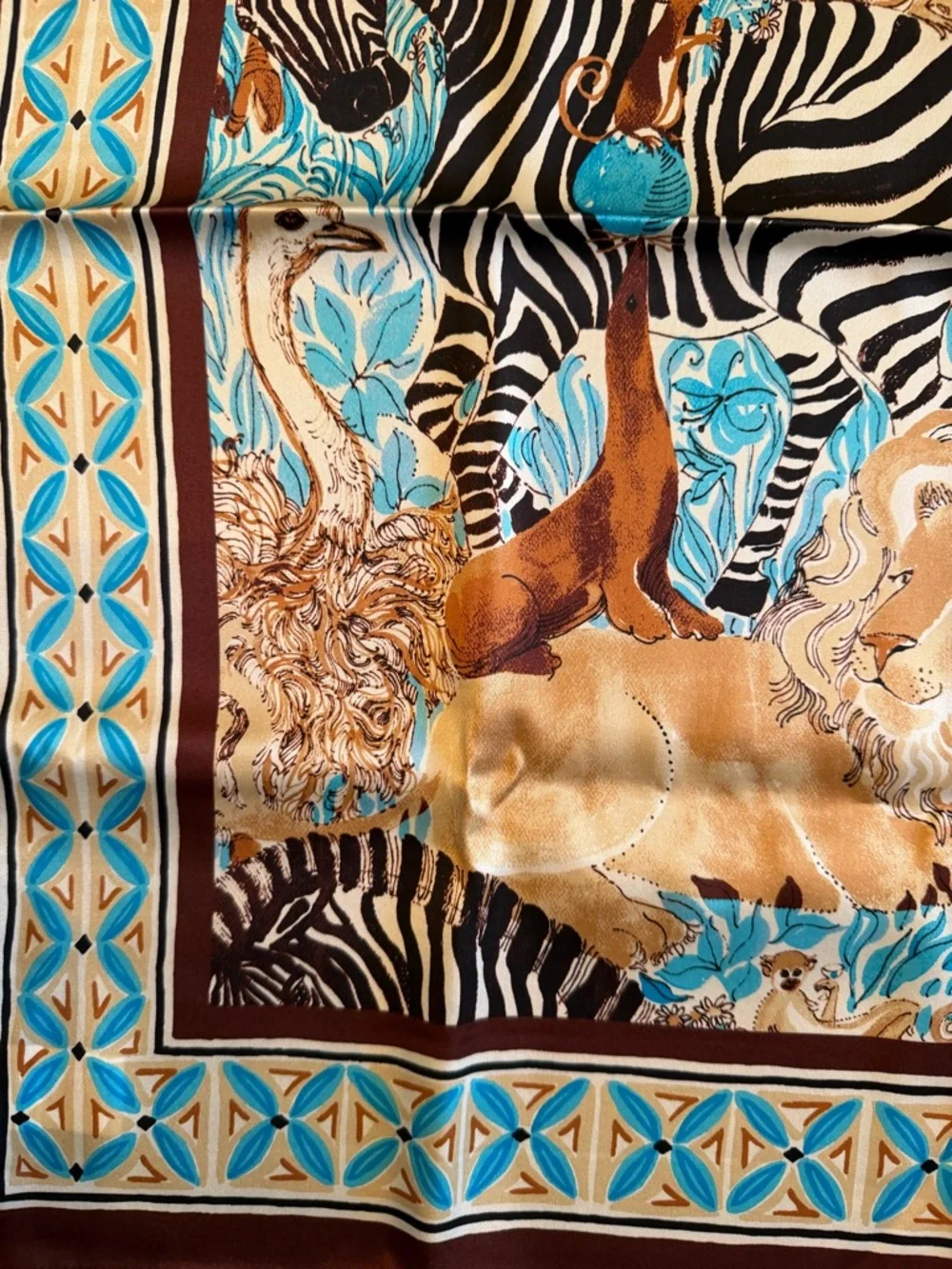NWT Rare Lilly Pulitzer Lilly’s Zoo Silk Scarf Club Lilly Exclusive - Picture 9 of 14